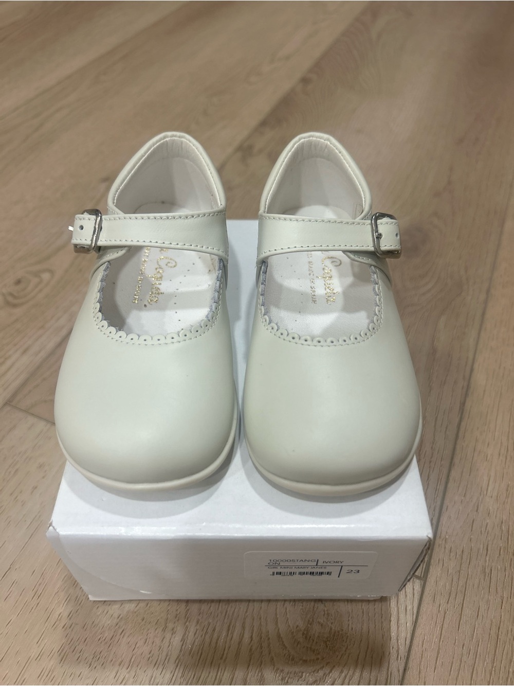 Classic Mary Jane Kids Shoes in Cream